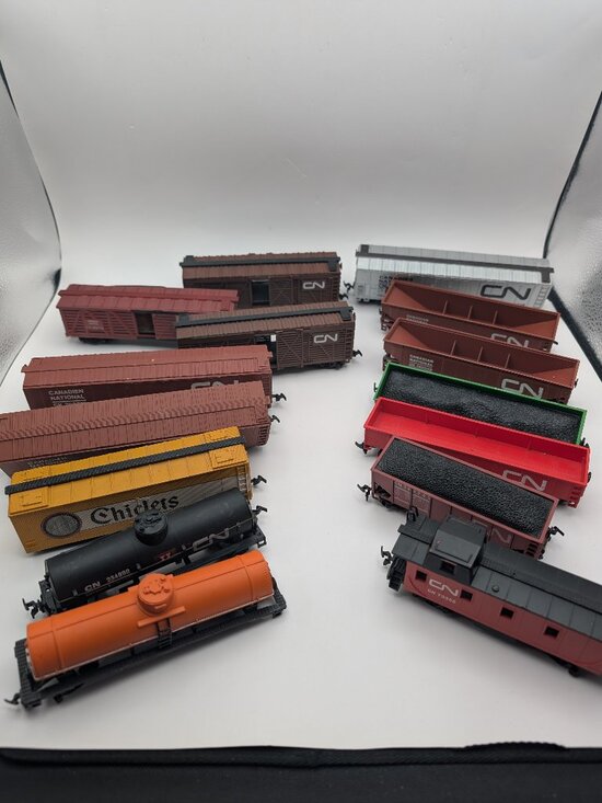 Other - Vintage HO Scale CN Canadian National Lot of 14 Train Freight,Caboose,Hopper,Box